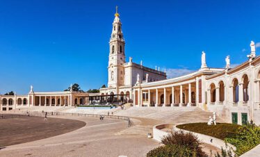 Fatima Sanctuary in Portugal, - Our Lady of Fátima direto marian shrine square.